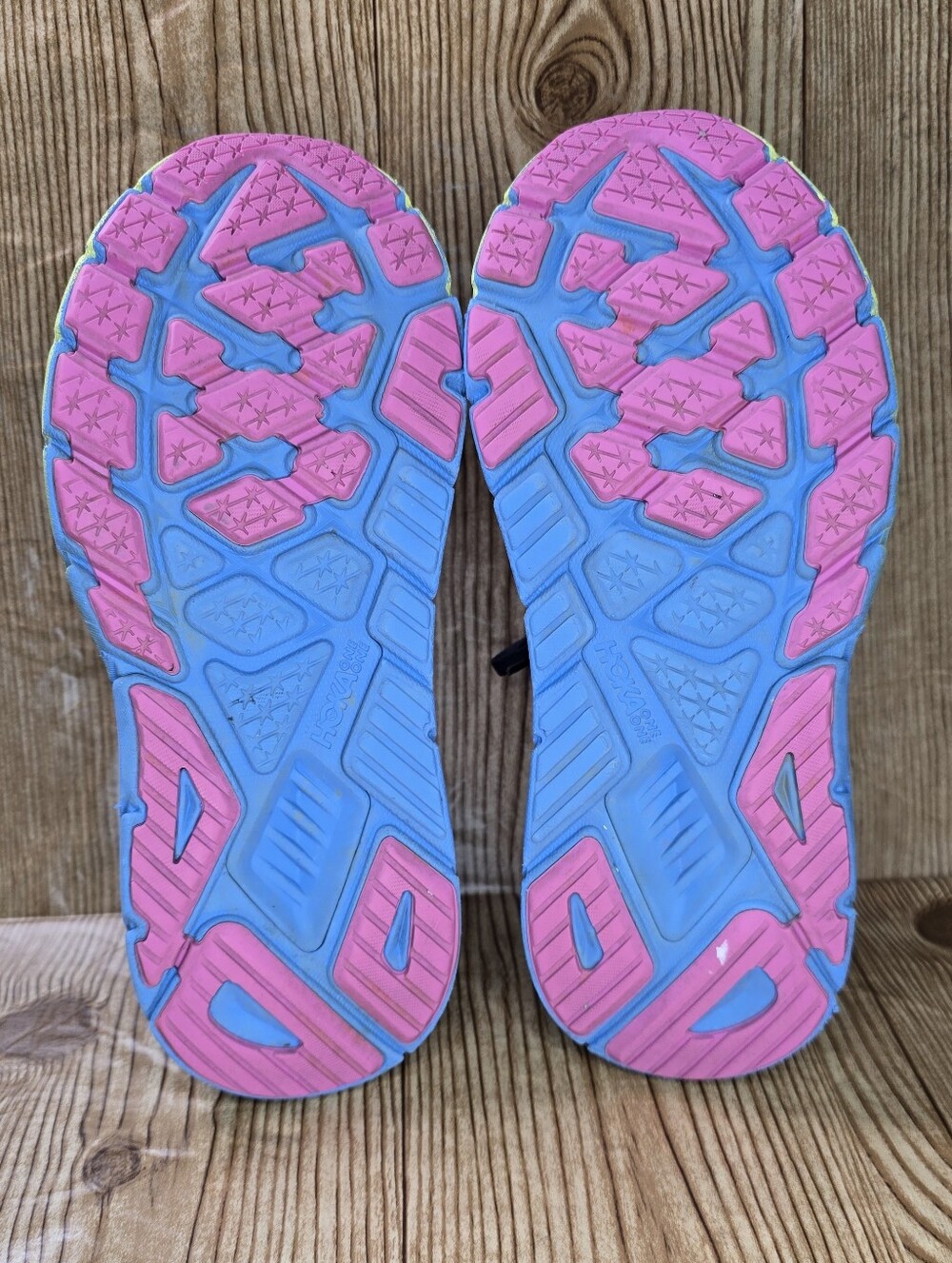 Women's Hoka Arahi 6 Black Neon Yellow Pink Blue Gradient Running Shoes Size 7B - Picture 9 of 9